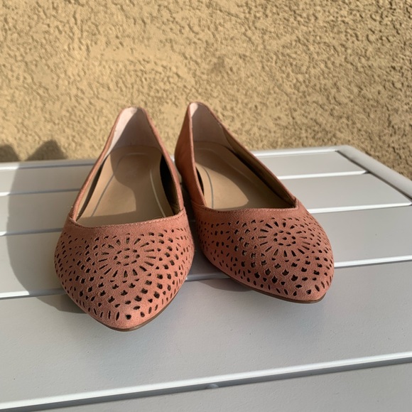 Vionic suede perforated dusty rose shoes size 6 - Picture 3 of 15